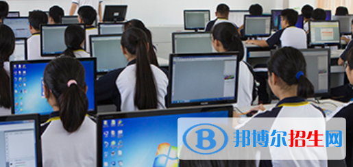 成都2022年計算機學校什么專業(yè)好就業(yè)