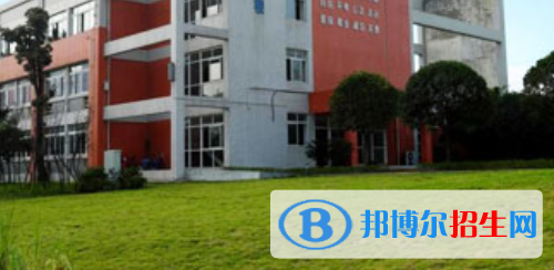 成都鐵路衛(wèi)生學(xué)校2022年報名條件、招生要求、招生對象