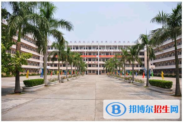 彭山職業(yè)高級中學(xué)2022年學(xué)費、收費多少 