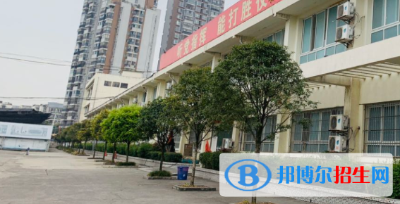 成都新運職業(yè)學(xué)校2022年招生辦聯(lián)系電話