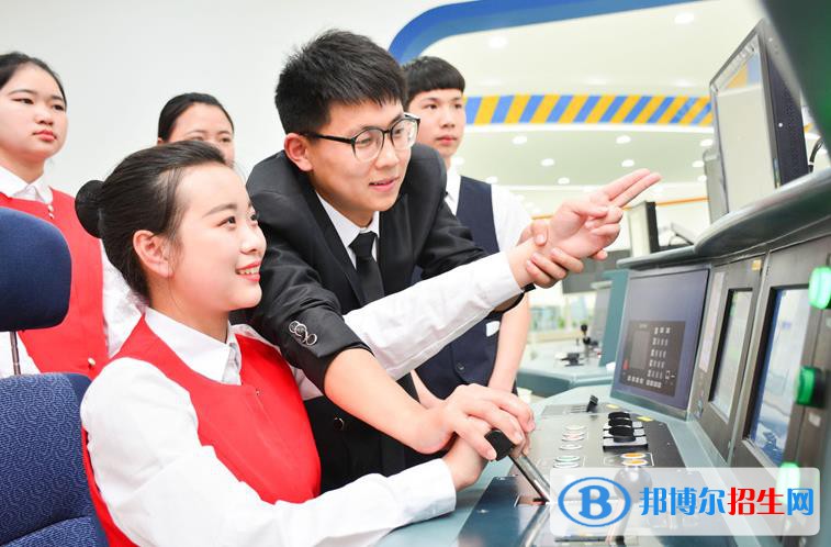 蘭州2022年讀軌道交通學?？梢钥即髮W嗎
