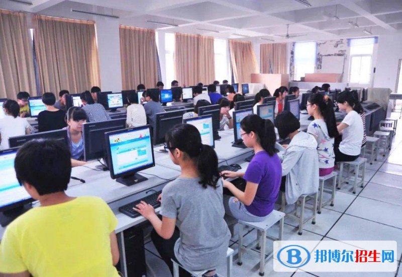 河北2022年適合女生的計算機學校專業(yè)