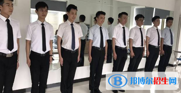 河北2022年航空服務學校和中專有哪些區(qū)別