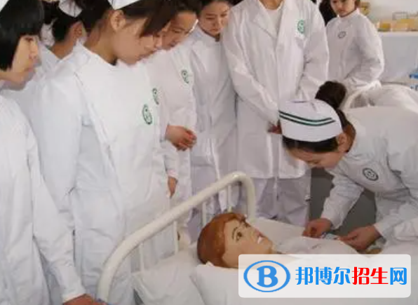 重慶2022年護理學(xué)校里面有哪些專業(yè)