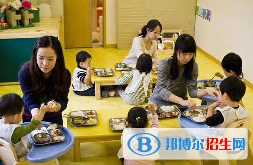 江蘇2022年女生上幼師學校學什么好