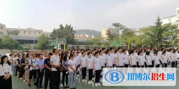 青島外事服務(wù)學(xué)校2022年學(xué)費、收費多少