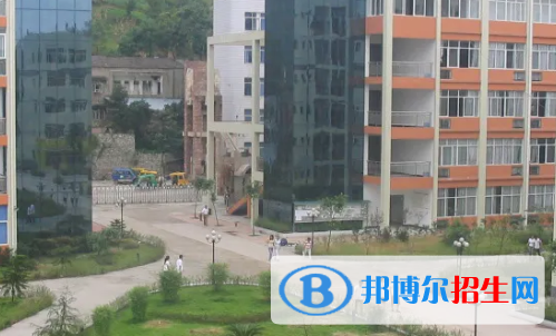 重慶2022年男生讀建筑學校