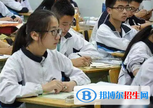 2022年湖北高考分?jǐn)?shù)線公布（本科、?？疲? width=