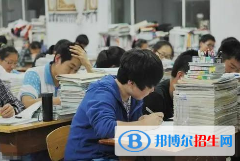 2022年山西高考分?jǐn)?shù)線公布（一本、二本）
