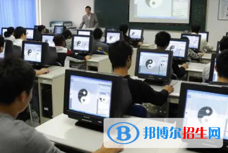 廣西2023年女生在計算機(jī)學(xué)校學(xué)什么好