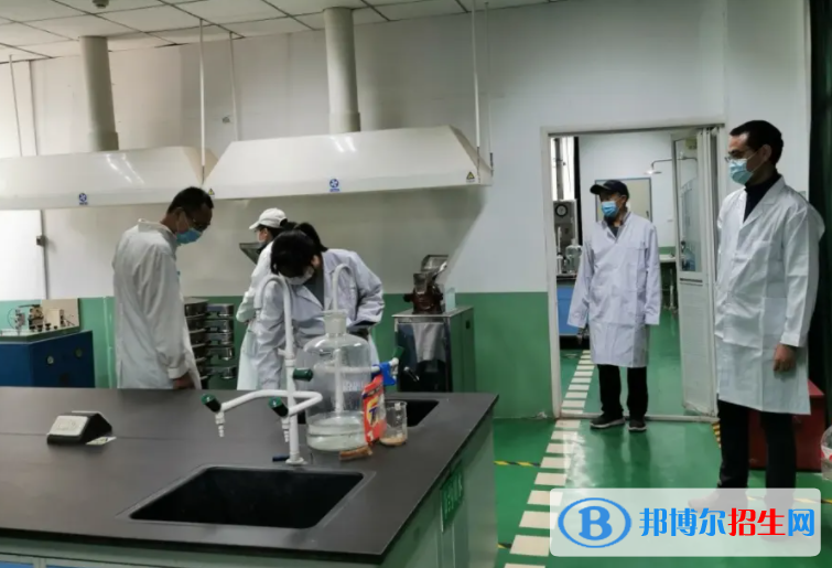大學化學生物學專業(yè)可以從事哪些工作？