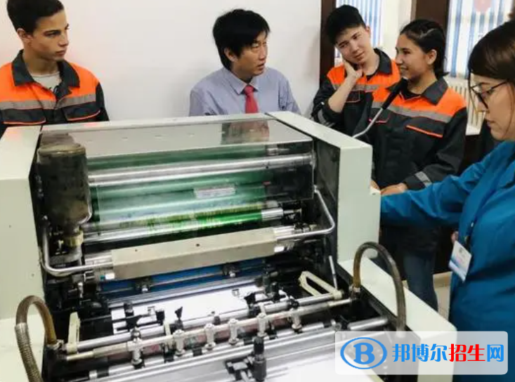 大學印刷媒體設(shè)計與制作專業(yè)可以從事哪些工作？
