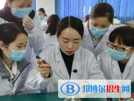 大學(xué)回醫(yī)學(xué)專業(yè)可以從事哪些工作？
