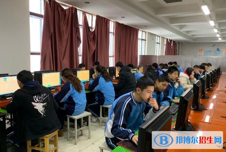 蘭州2023年上計算機(jī)學(xué)校學(xué)啥專業(yè)好
