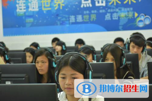 四川2023年女孩上計算機(jī)學(xué)校學(xué)什么好