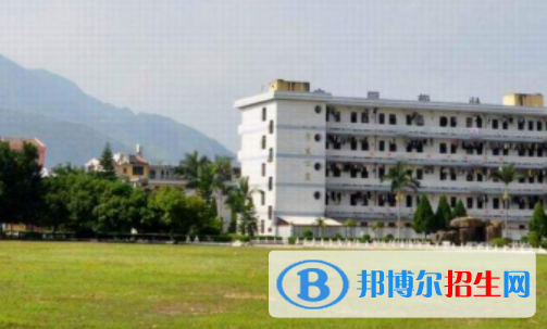 新津縣職業(yè)高級(jí)中學(xué)是大專(zhuān)還是中專(zhuān)(新津縣職業(yè)高級(jí)中學(xué))