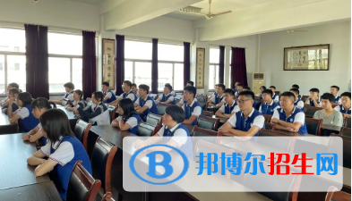 浙江2023年女生讀中專學校學什么好