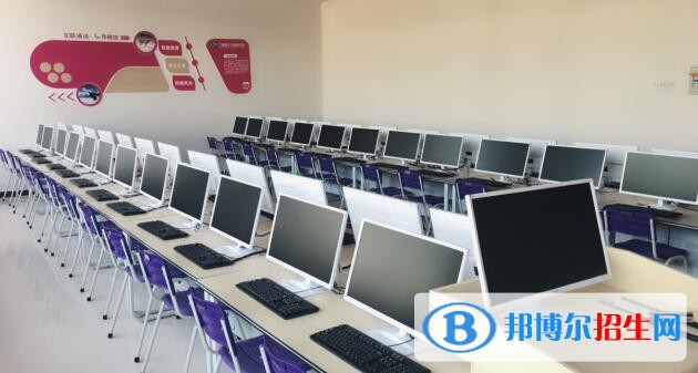 蘭州2023年計算機(jī)學(xué)校和中專有哪些區(qū)別