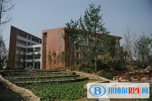 四川工程職業(yè)技術(shù)學(xué)院單招2023年學(xué)費是多少