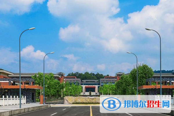 雅安職業(yè)技術(shù)學(xué)院?jiǎn)握?023年招生簡(jiǎn)章