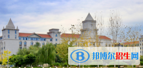 成都錦城學院是不是雙一流大學嗎？