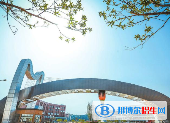 四川文化藝術學院是不是雙一流大學嗎？