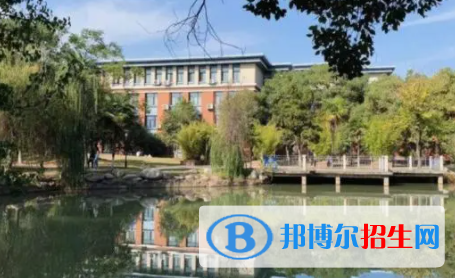 武漢城市學院是不是雙一流大學嗎？