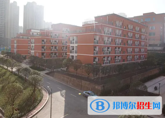 重慶2023年讀中專學?？梢钥即髮W嗎