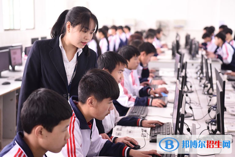 四川2023年男生初中畢業(yè)上計算機學(xué)校