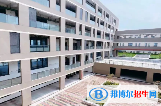杭州2023年本科和中專(zhuān)有什么區(qū)別