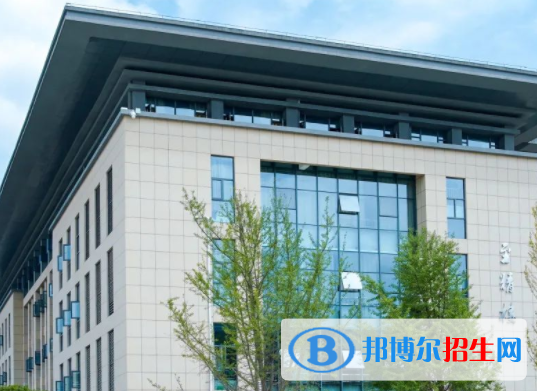 湖北恩施學院是不是雙一流大學？