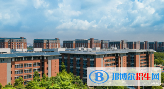 廣州新華學院是不是雙一流大學？