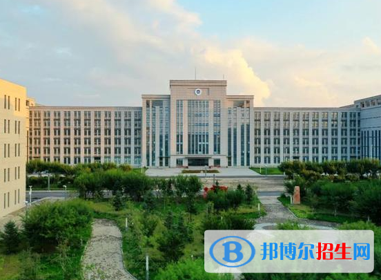 長春電子科技學(xué)院是不是985大學(xué)？