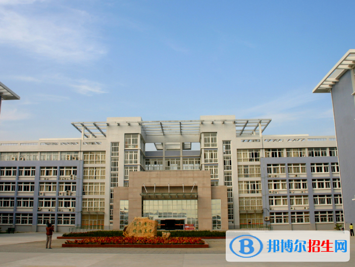 蚌埠學院是不是985大學？