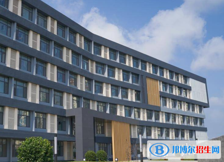 青島電影學院是不是雙一流大學？ 