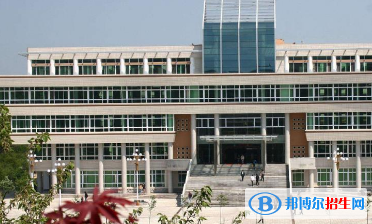 信陽學院是不是雙一流大學？
