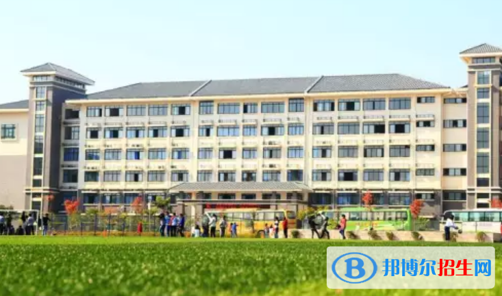 廣西職業(yè)師范學(xué)院是不是雙一流大學(xué)？
