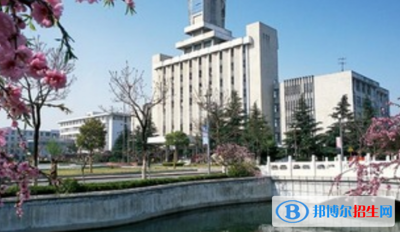 江蘇師范大學(xué)科文學(xué)院是不是雙一流大學(xué)？