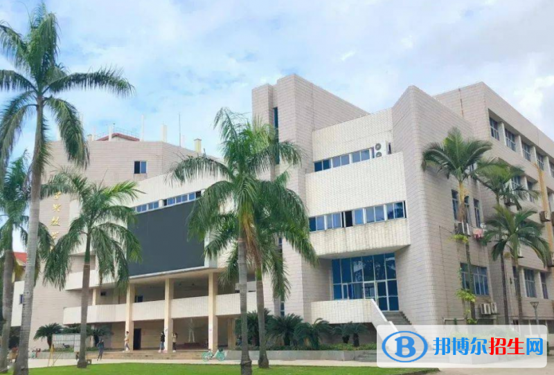 福州大學(xué)至誠學(xué)院是幾本？是985和211嗎？