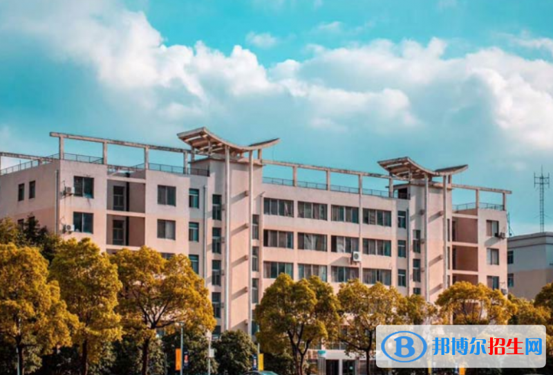 武漢工程科技學(xué)院是幾本？是985和211嗎？