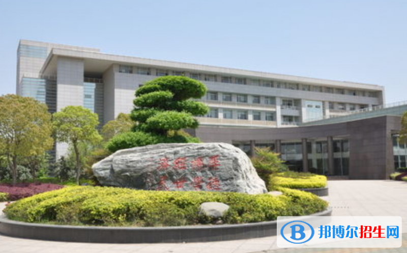 湖北經(jīng)濟(jì)學(xué)院是幾本？是985和211嗎？