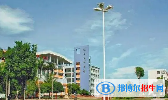 文昌市華僑中學地址在哪里，哪個地區(qū)，哪個城市
