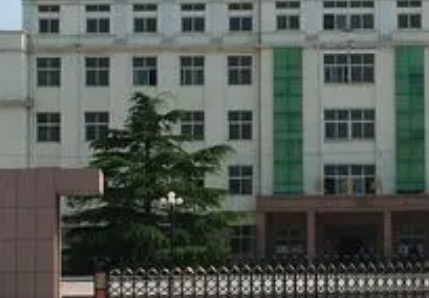 山東冶金中等專業(yè)學(xué)校地址，乘車路線