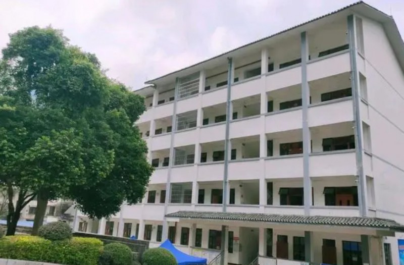 2024陽朔縣中等職業(yè)技術(shù)學(xué)校多少錢 陽朔縣中等職業(yè)技術(shù)學(xué)校各專業(yè)學(xué)費(fèi)收費(fèi)標(biāo)準(zhǔn)