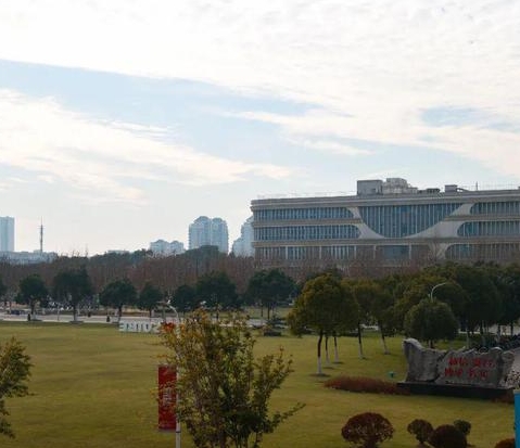 2024年上海對(duì)外經(jīng)貿(mào)大學(xué)多少錢