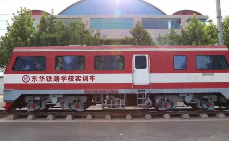 河北2024年讀鐵路學(xué)校要多少錢