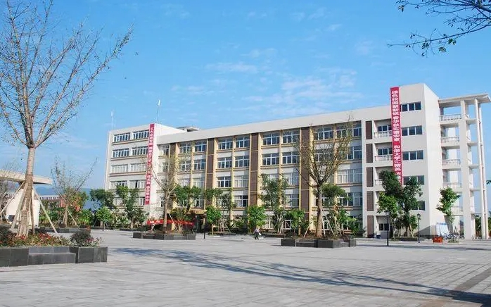 重慶2024年鐵路學校較好的大專學校