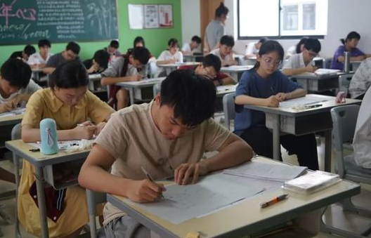 第一個(gè)志愿要不要服從調(diào)劑？高考志愿填報(bào)技巧