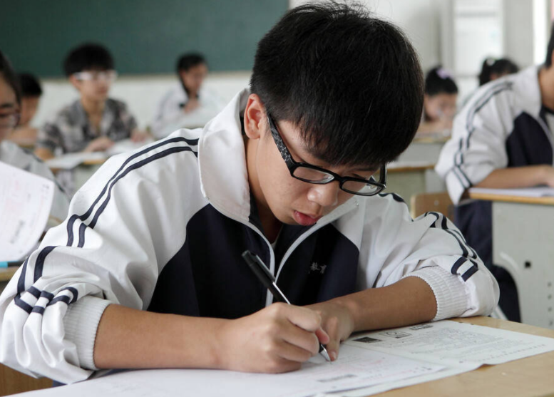 高考錄取通知書的作用有哪些？可以不用本人簽收嗎？