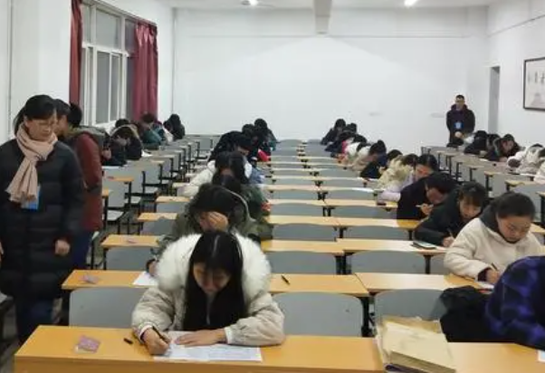 小學(xué)教育專科有哪些學(xué)校？小學(xué)教育專業(yè)就業(yè)方向是什么？